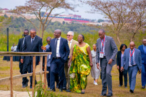 Former Ethopian Prime Minister and other officials visting Nyandungu Eco-Tourism Parkin Kigali, Rwanda. Photo : Ange de la Victoire Dusabemungu